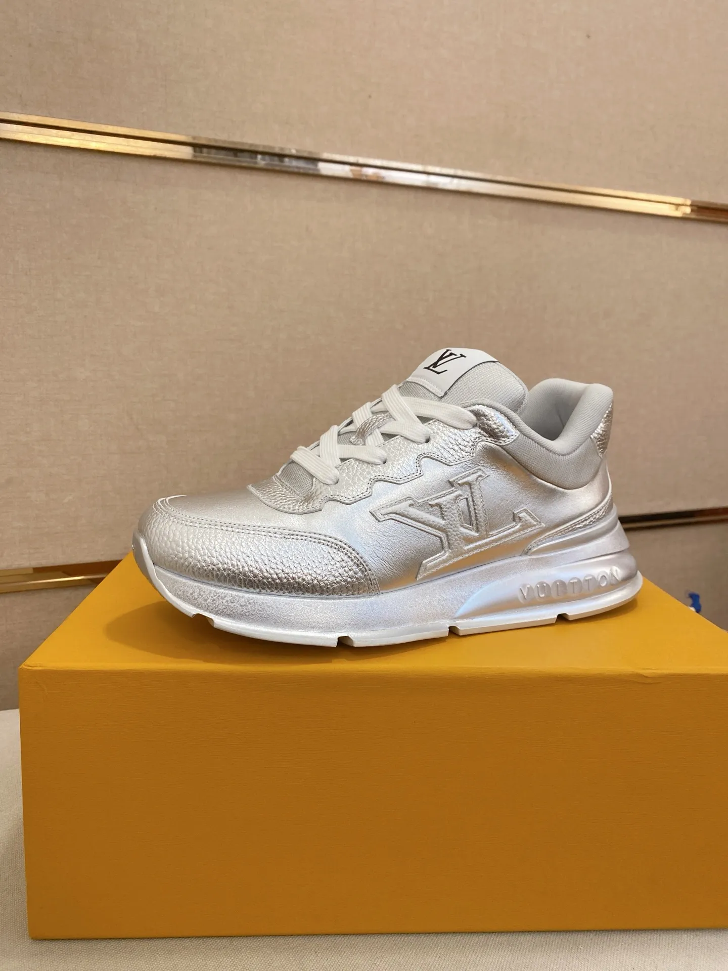 Men's shoes 💰: 660💰 LV. Popular items in men's shoes counter, official website synchronization, 1:1 high quality shipping ✔️Original cowhide, original factory sole, 39-45 (38.46 customized, non-refundable)